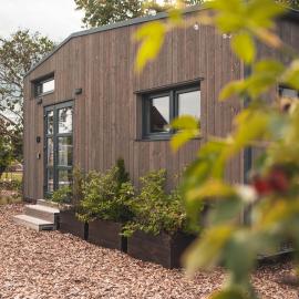 KE-Tiny Siedlung mit Sauna Haus Charlie, hotel en Oerlenbach