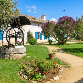 Maison de charme à Saint-Vincent-la-Châtre avec piscine partagée