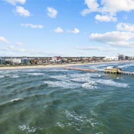 Luxury Beach front Condo, Hotel in Galveston