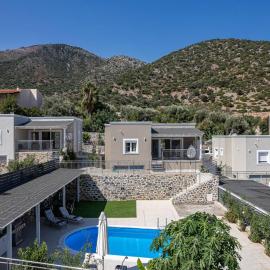 Modern family villa Basilicata Salmostro in Bali w/ Pool & BBQ Area