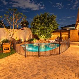 Amberlight Self Catering Accommodation, hotell i Krugersdorp