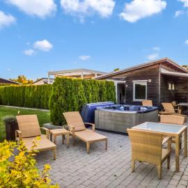 Guesthouse near Borgholm and the beach, with jacuzzi & sauna