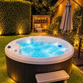 Luxury Hot Tub Retreat Sleeps 6