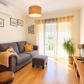 2 Bedroom Apartment Sol de Linda-a-Velha