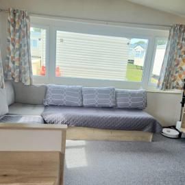 Family-Friendly 2BR Caravan at New Beach Holiday Park