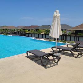 1BR Villa with pool access
