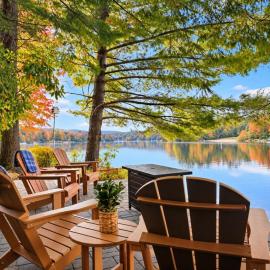 Rustic Lakeside Cabin Dock Kayaks Locke Lake, ξενοδοχείο σε Barnstead