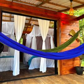 Cabañas Emma Lodge, hotel en Nuquí