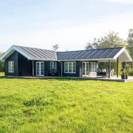 8 person holiday home in Læsø