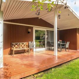 6 person holiday home in Fårvang, hotel di Fårvang