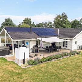 10 person holiday home in Otterup