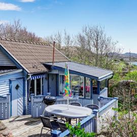 4 person holiday home in Hamburgsund