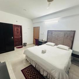 Luxurious apartment in Dhaka, hotel en Bāiljuri