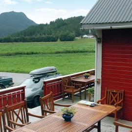 8 person holiday home in isfjorden-By Traum, hotell i Torvik