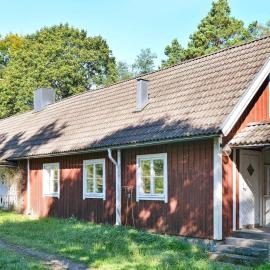 8 person holiday home in Lönsboda, Hotel in Ubbaboda