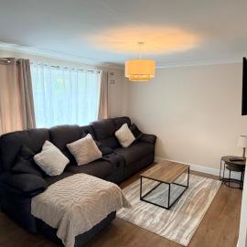 House Sleeps 5 with Enclosed Garden โรงแรมในคอร์บี