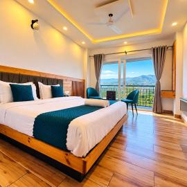 Rock Pine View Cottage & Cafe, Mussoorie - blissful view from rooms, hotel a Mussoorie