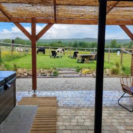 Gîte avec jacuzzi privatif - Haras Le Val Du Conte, hotel v destinaci Le Bouillon