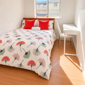 Dana-Private Room in a 3-Bedroom Apartment-3