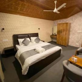 Iqbal Himalayan stay Hotel and Restaurant, hotel u gradu 'Sonāmarg'