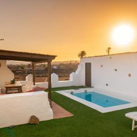 Charming Villa in Antigua with private pool