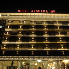 Hotel Akshara Inn, hotel u gradu Nasīrābād