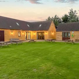 Decoy Lakes, Hotel in Peterborough