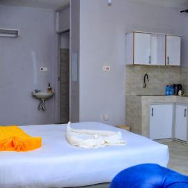AMOENA FURNISHED STUDIOs, hotel en Munyu