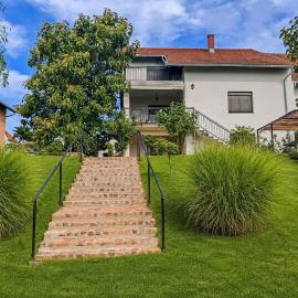 House Ljekovita voda, hotel di Lipik