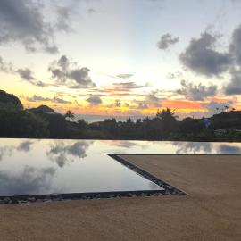 Les Suites OCISLY - Piscine et Spa – hotel w mieście Le Moule