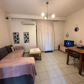 Zozefina apartment、ネア・ペラモスのホテル