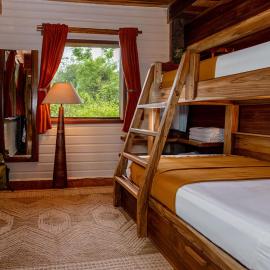 Bambuda Lodge، فندق في بوكاس تاون