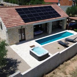 VILLA KARLA, hotel di Pridraga