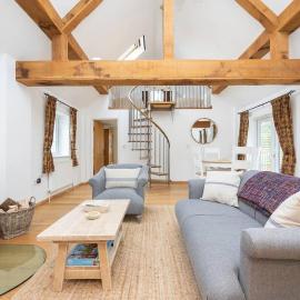 Converted Barn Retreat Private Terrace Parking - Pass the Keys