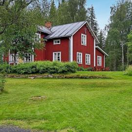 8 person holiday home in Östmark, hotel sa Östmark