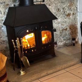 Smugglers Cottage converted Barn with Pool & Jacuzzi NR Lyme Regis