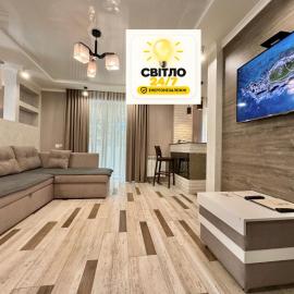СВІТЛО ЗАВЖДИ ApartPoltava Розкішна студія з КУТОВОЮ ВАННОЮ, 1-й будинок біля Корпусного парку, ПАНОРАМНИЙ балкон