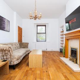 2BR Annan Stay Free Parking Sleeps 4