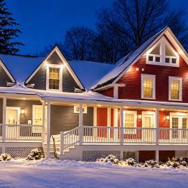 The Treehouse at 11 Gables Ludlow – Hot tub, Dining, Shopping & Okemo Shuttle