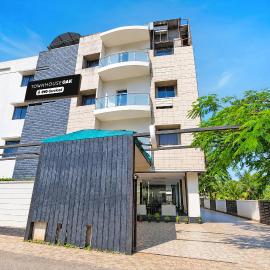 Townhouse Oak Guwahati Airport Road، فندق في غاواهاتي