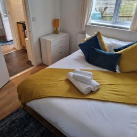 Cosy cottage perfect for a family of 4 with Free Parking