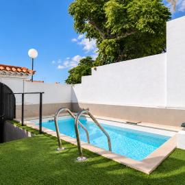 Villa Vinidum Climated Pool,Jacuzzi,Movietheather