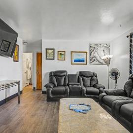 410 e 45th ave unit 4, hotel em Anchorage