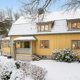Historic Villa in Saltsjobaden 20 min from Stockholm City