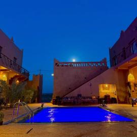 Dar Talmoudi ,Traditional Riad, Local Food, Camel , Desert Excursions, hotel u gradu Tagounite