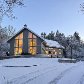 Scandinavian Villa with Sea Views Stockholm, khách sạn ở Stockholm