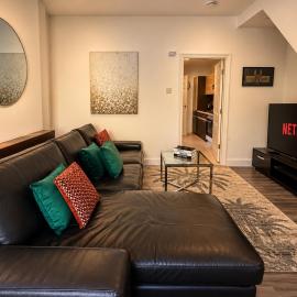2 Bed House in St Helens, Sleeps 4, Ideal for Budget Stays, Contractors, Families & Long-Term Bookings, Offers Available
