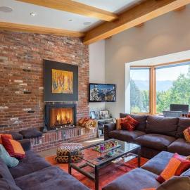 Condo with Vaulted Ceiling & Spectacular Mountain Views, Hotel in Vail