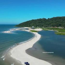 Forte luz beira mar