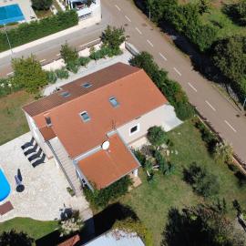 Ferienhaus Anita, hotel in Labinci